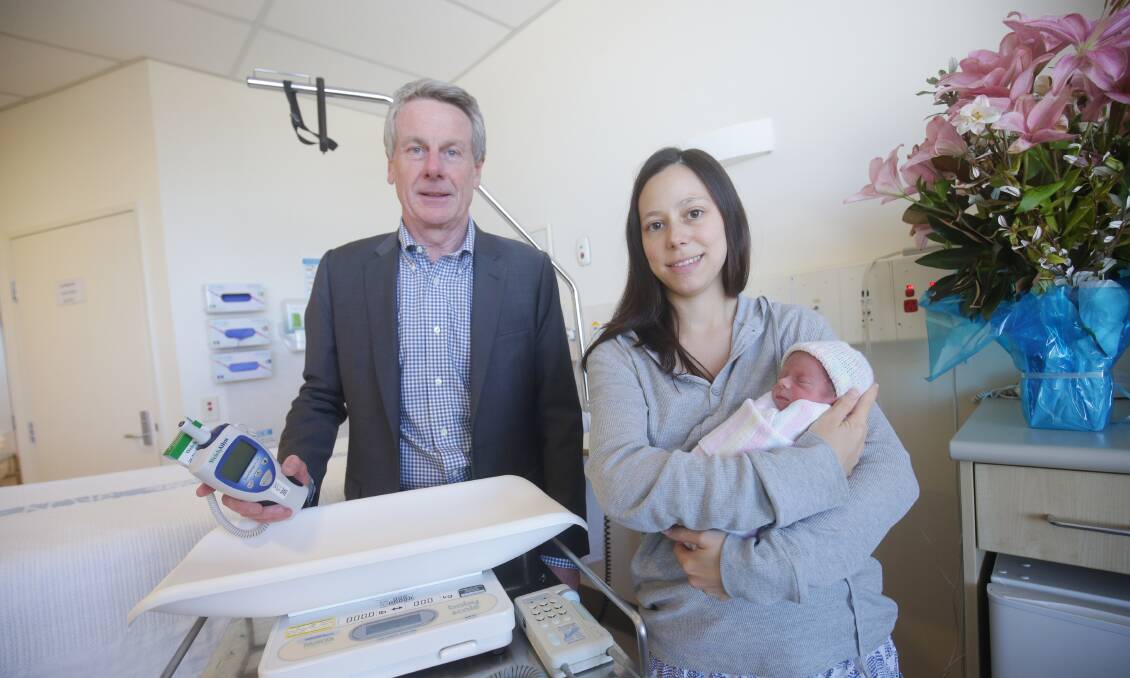 Funding available: IMB Bank chief executive officer, Robert Ryan with Charlotte Denford and her baby,
Elizabeth at the Sutherland Hospital maternity ward which benefitted from funding from the IBM Bank Shire Community Foundation last year.