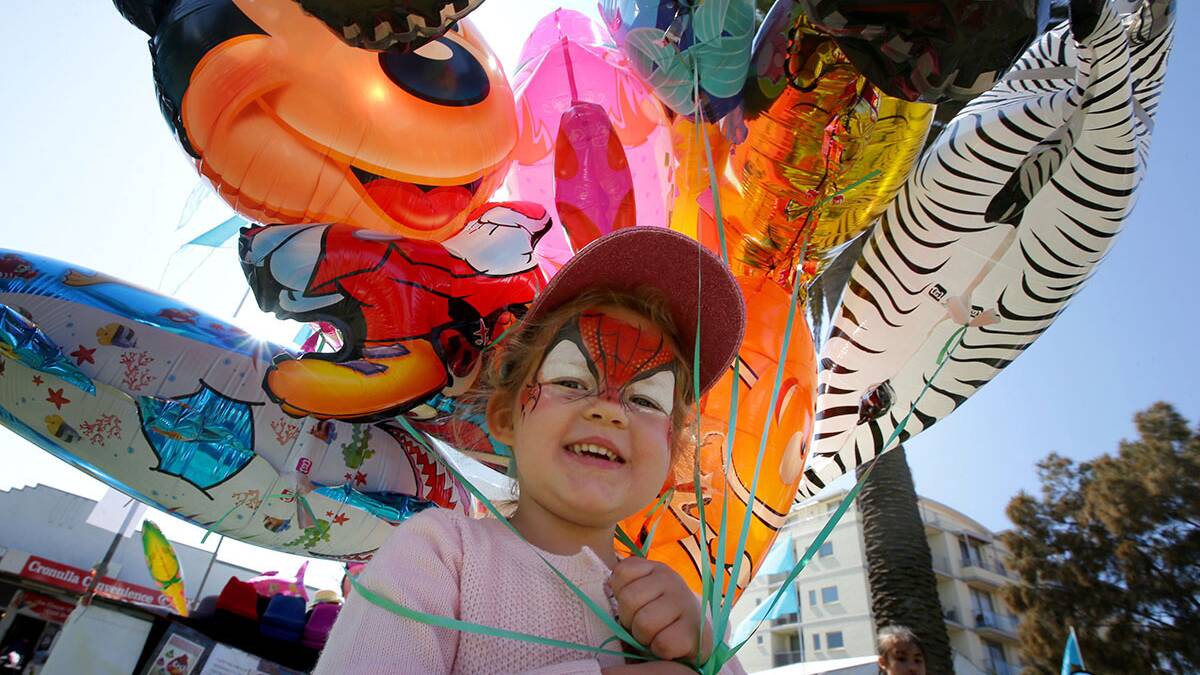Cronulla Spring Fair gallery. Pictures John Veage