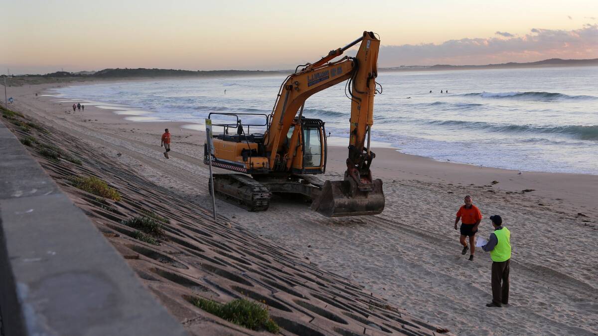 Work on The Wall between North Cronulla and Elouera beach. Picture: John Veage