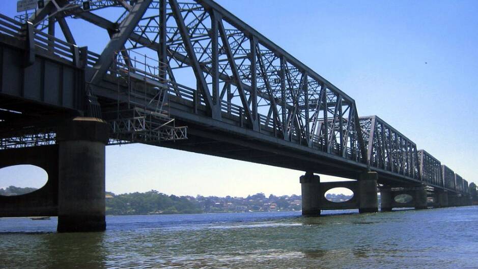 Maintenance project: Work will be carried out to protect the bridges from rust and corrosion.