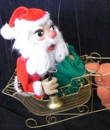 A Santa puppet from Puppeteria.