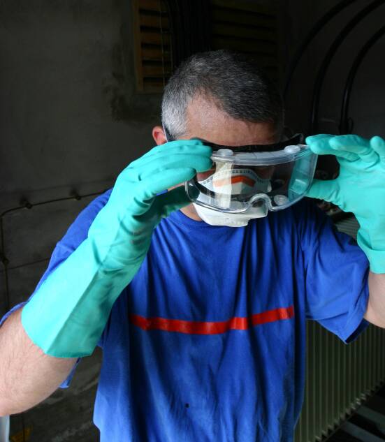 Asbestos removal: Call the experts for these jobs