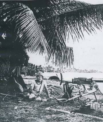 NOT PACIFIC: A German sailor from the Emden establishes a machine gun position on the Cocos Islands. Photo: Australian War Memorial