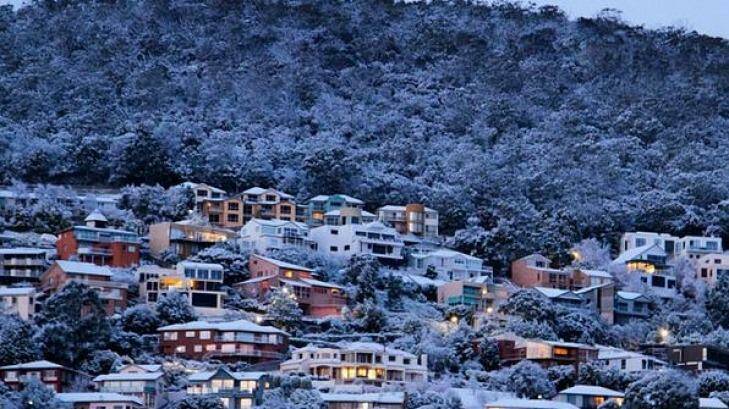 Snow blankets Hobart on Monday from the latest strong cold front to move across southern Australia. Photo: Discover Tasmania