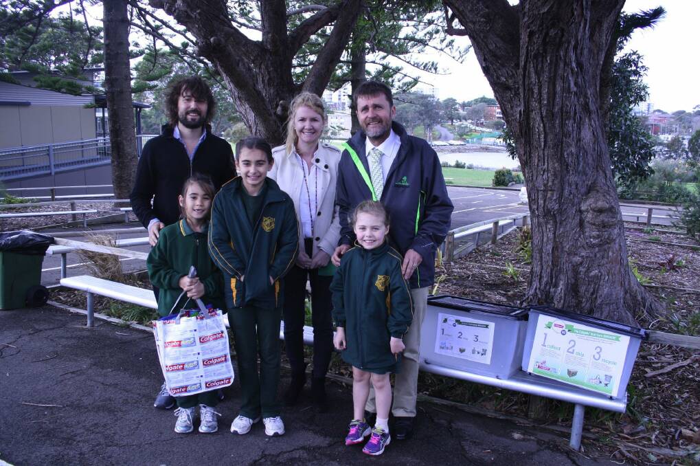 Top tips: Tom Szaky and Anna Minns from TerraCycle with Cronulla Public School principal Peter Banks and pupils Alana Novelli-Rodriguez, Emilie Novelli-Rodriguez and Poppy Meagher.