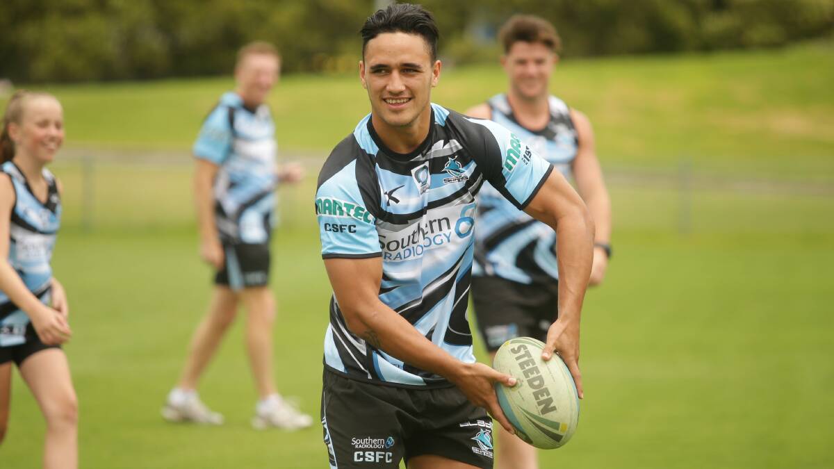 "I don't really mind where I play" Valentine Holmes to make 2016 his year