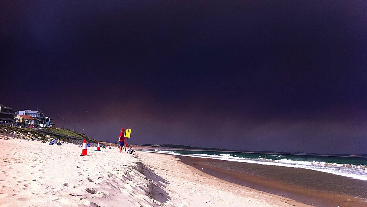 Smoke at Cronulla. Picture: Chanelle Summerhayes 