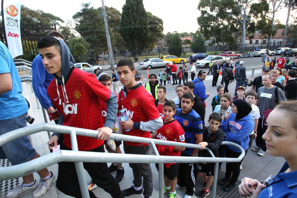 United: Fans head to Jubilee Oval to see their Manchester United football heroes. Pictures: Jane Dyson