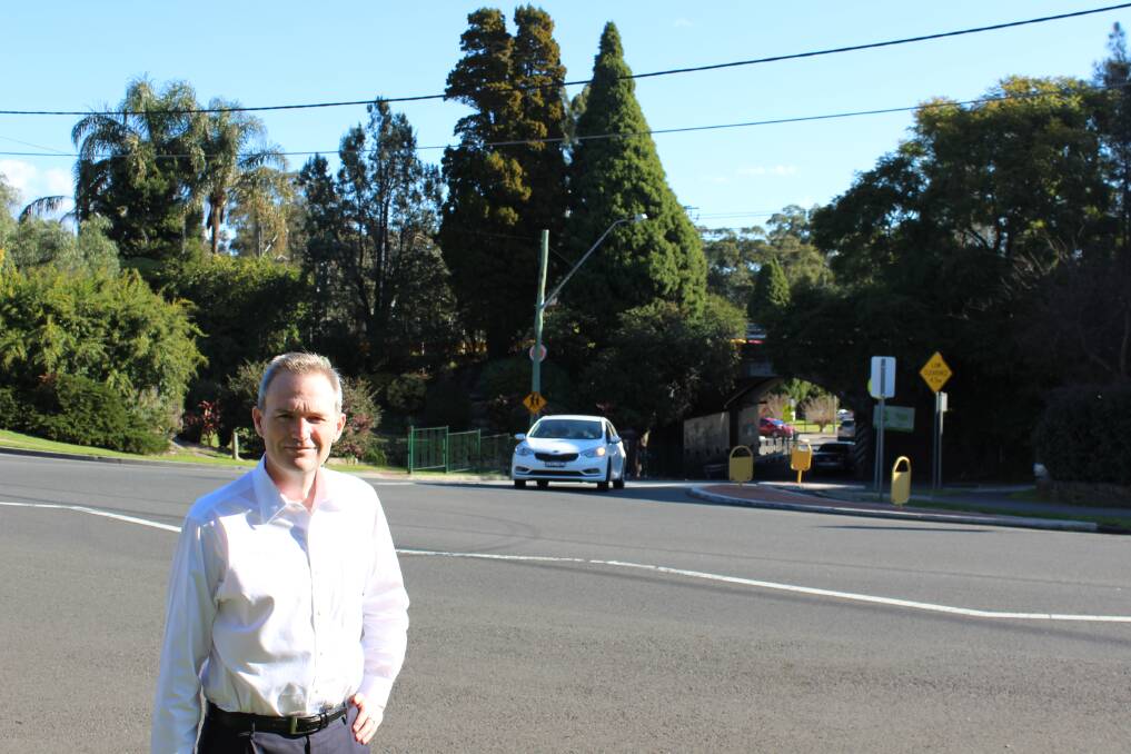 Banks MP David Coleman has promised $200,000 in Federal Government funding for a roundabout on the corner of Oatley Parade and River Road in Oatley.