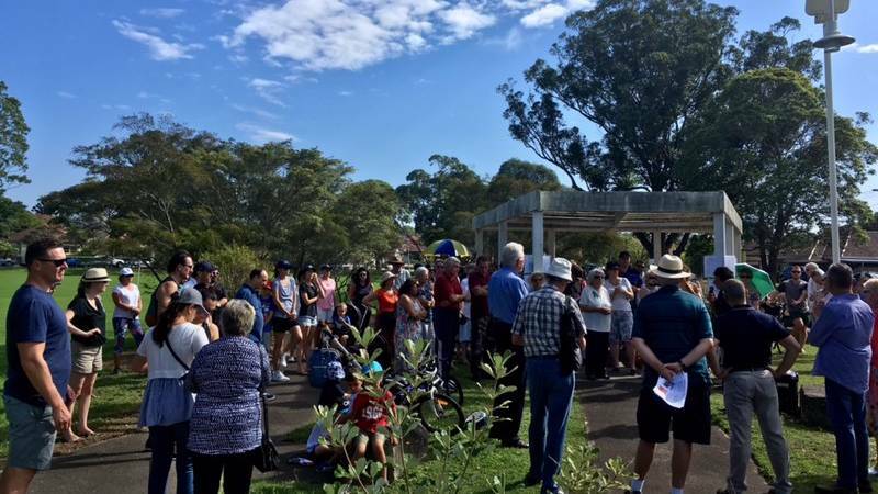 Residents rally in March, 2018 to oppose a plan for fence around Beverley Park Golf Course.