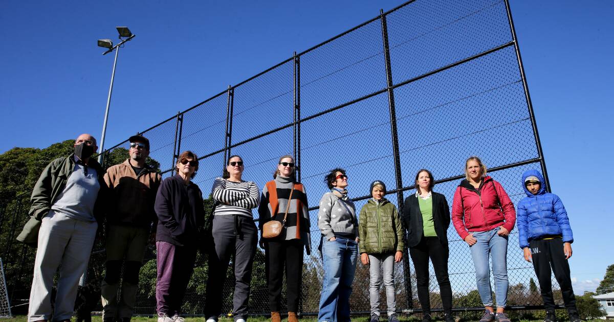Gardiner Park residents fail in fight to remove fence |  St George & Sutherland Shire Leader