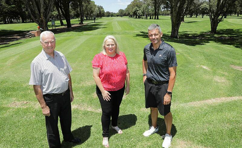 From left, Bob Jones and Georges River Deputy Mayor, Elise Borg, who both campaigned against the fence, with Beverley Park Golf Club General Manager Shaun Smith. Picture: John Veage