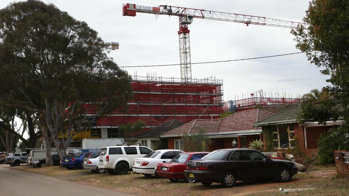 Building block: The State Government has backed down on a plan to permanently extend construction hours across Sundays and public holidays. Picture: John Veage