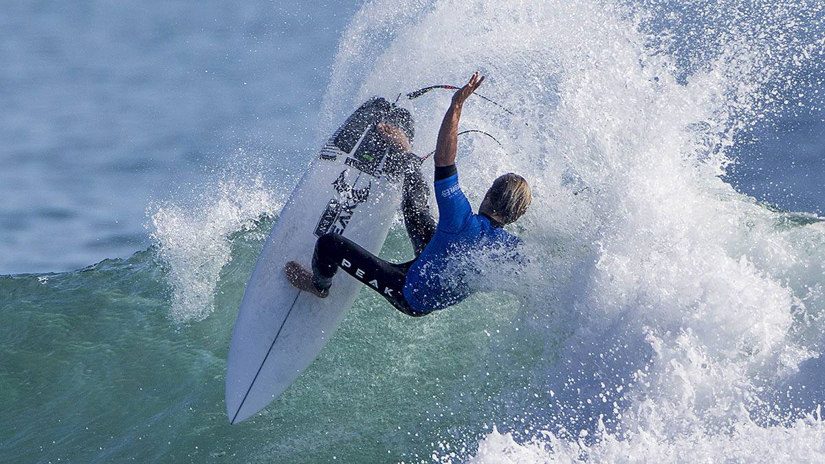 Josh Kerr of Australia added to the upsets when he defeated top seed Connor O’Leary of Australia in Heat 4 of Round Two of the 2017 Hurley Pro Trestles at Trestles, CA, USA. Picture:WSL / Morris 