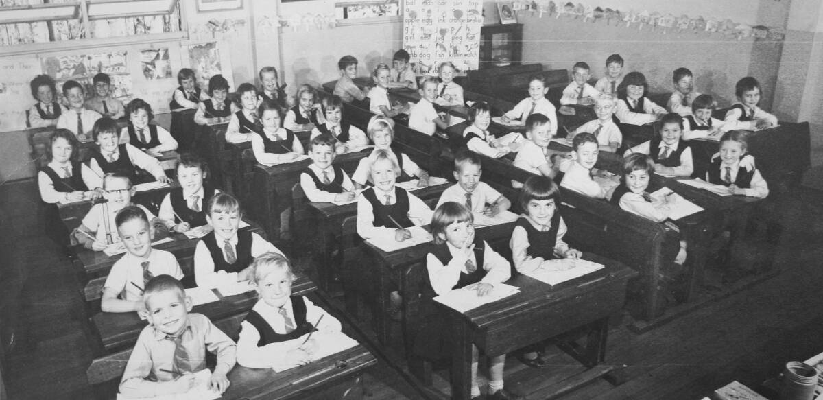 1964: 1st class students ready to learn in Ms Robinsons class.