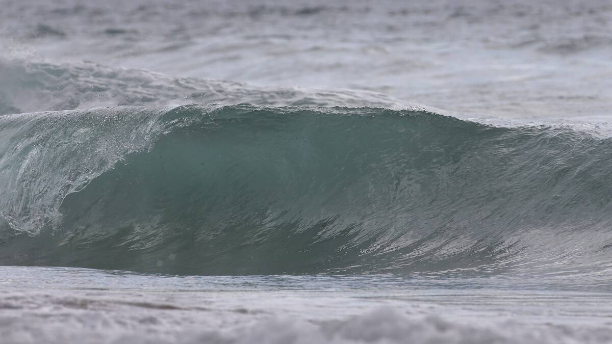 Small and onshore conditions.Picture John Veage