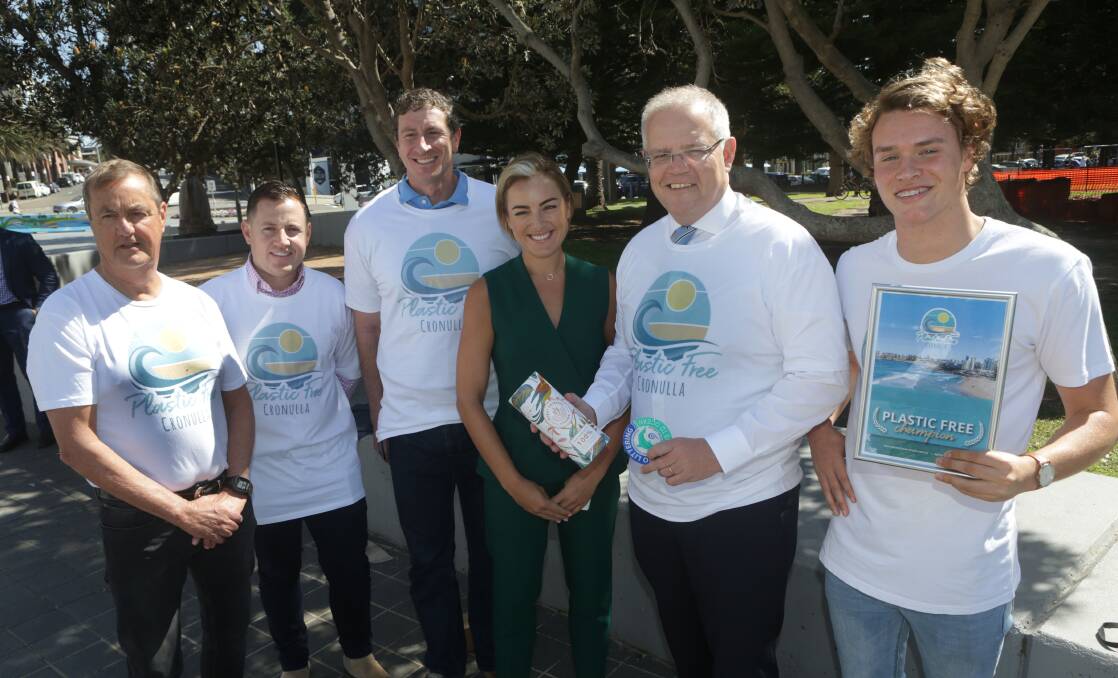 Choices: Prime Minister Scott Morrison joins with the Cronulla Chamber of Commerce members to promote the Plastic free Expo on October 21,22. Picture John Veage
