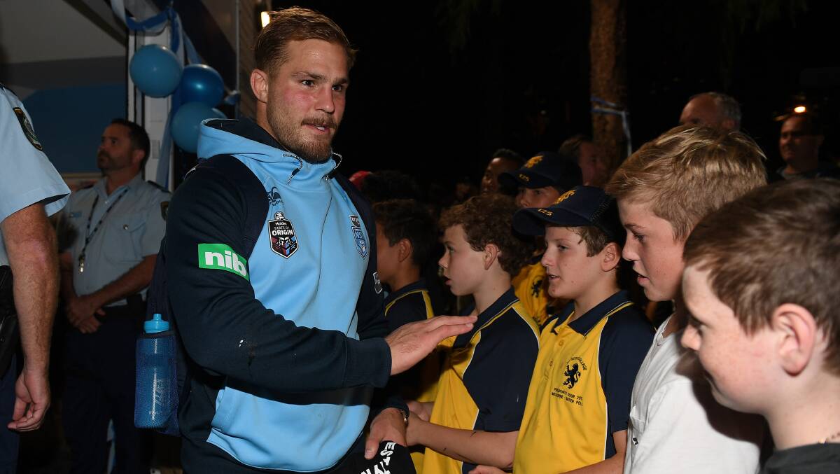 De Belin meets the fans at Woolloomooloo PCYC last Tuesday night. Picture: AAP Images