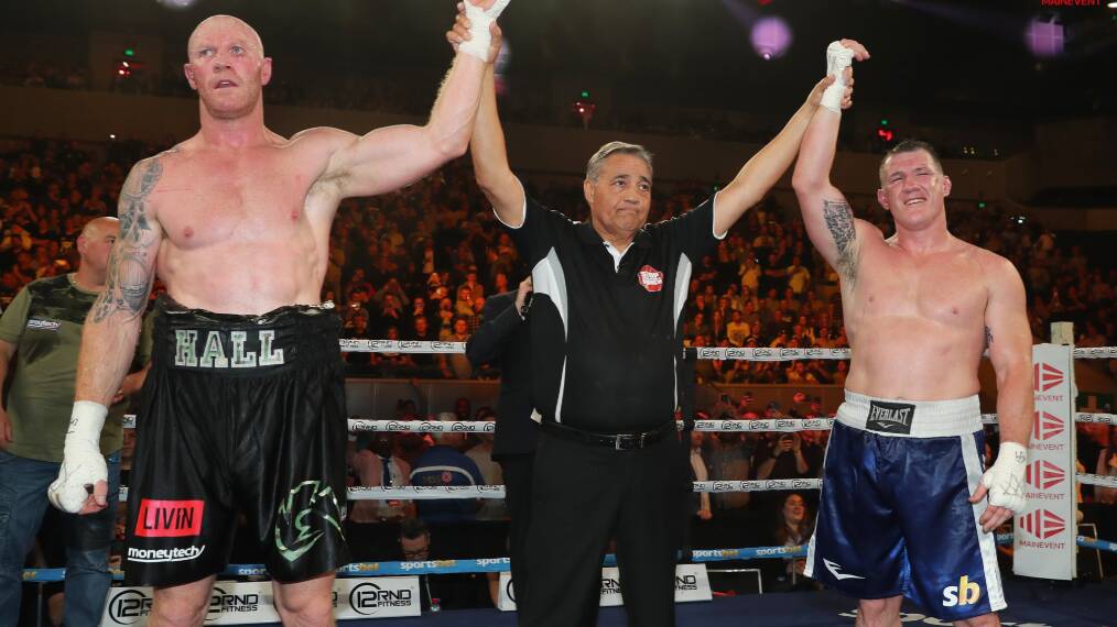 Disappointment: The bout between Paul Gallen and Barry Hall was scored a majority draw. Picture: Main Event/Twitter