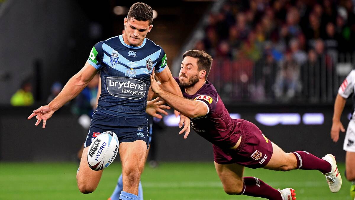 Desperate: Dragons halfback Ben Hunt put in a strong performance despite playing in a well-beaten Queensland side. Picture: AAP Image