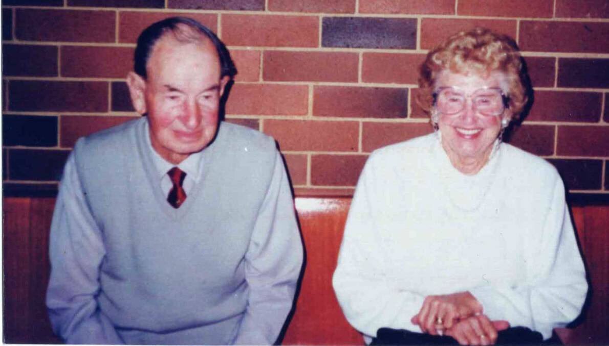 Les Mangelsdorf (left) with wife Evelyn. The couple are well known in the billiards and snooker community. Picture: Supplied 