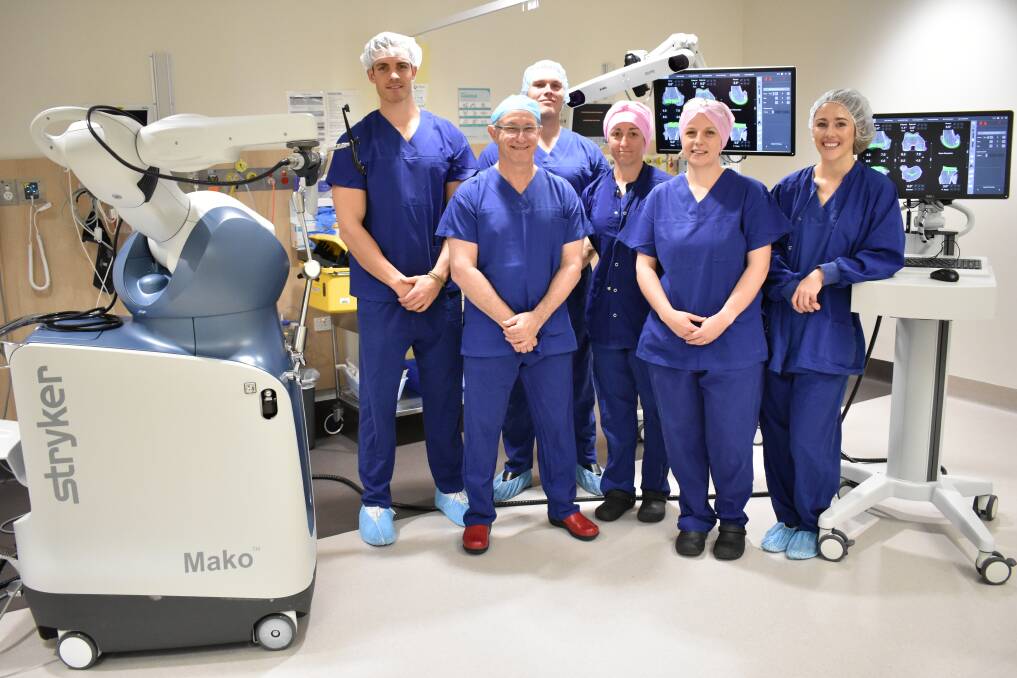 
The hospital's orthopaedic team with the new Stryker MAKO system.