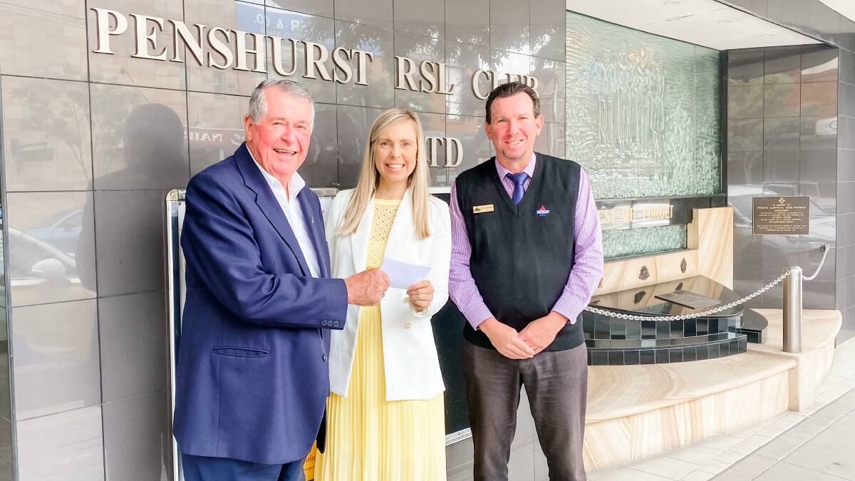 Helping hand: Little Wings chief executive Clare Pearson (centre) with Penshurst RSL's president John Hoban (left) and chief executive Chris Hendley (right). Picture: Supplied 