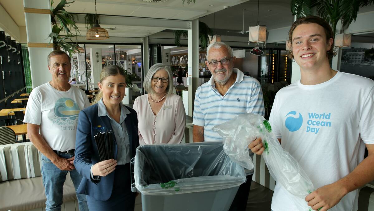 Leading the way: Cronulla Chamber of Commerce president Mark Aprilovic (left), Isabelle White, Sue McNeill, Cronulla RSL president Ian Bourke and Kal Glanznig of Platic Free Cronulla. Picture: John Veage