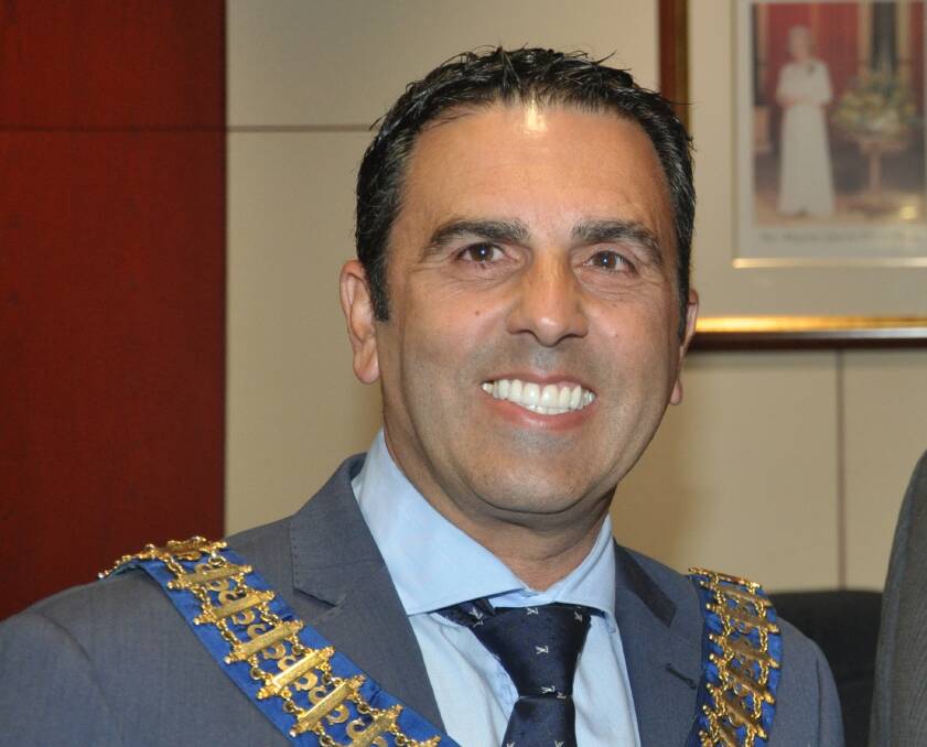 Mayor Carmelo Pesce.