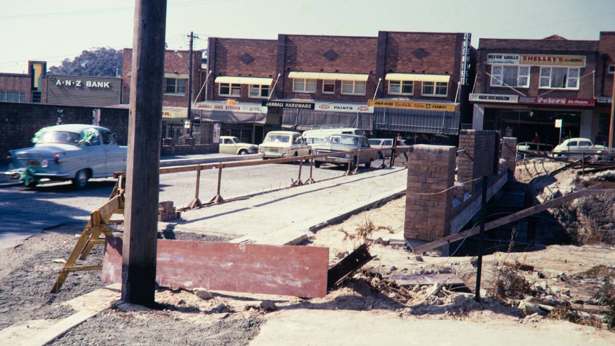 Widening the railway crossing bridge at Jannali in 1970. Picture Sutherland Shire Libraries.