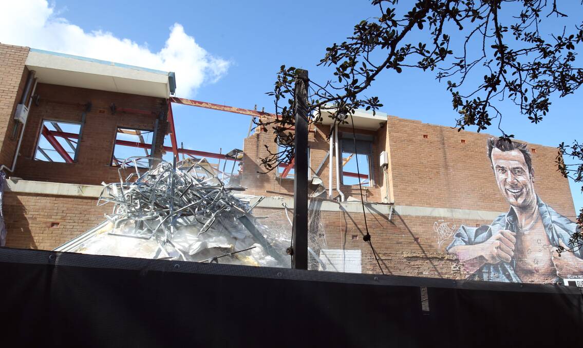 Demolition of the Cronulla backpackers hostel. Picture: Chris Lane