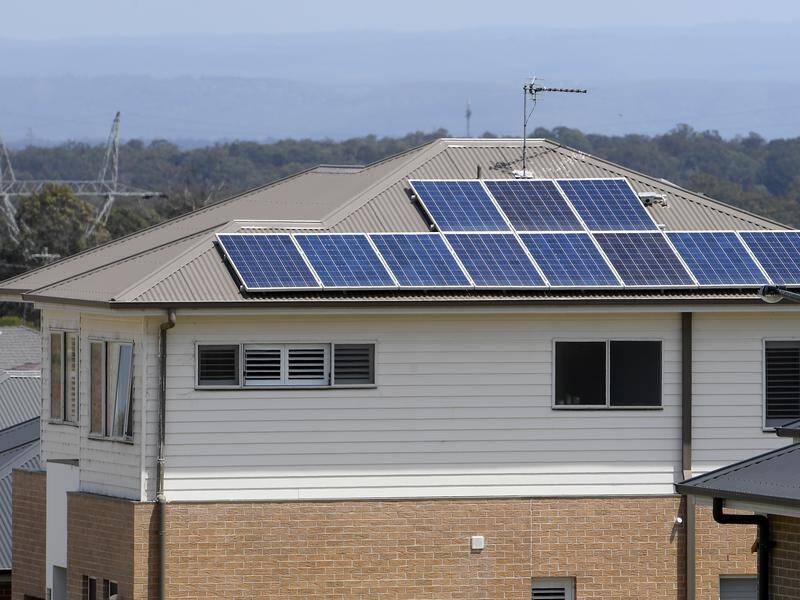 Rooftop solar is one of the ways Australian households can have a major impact on their emissions. (Dan Himbrechts/AAP PHOTOS)