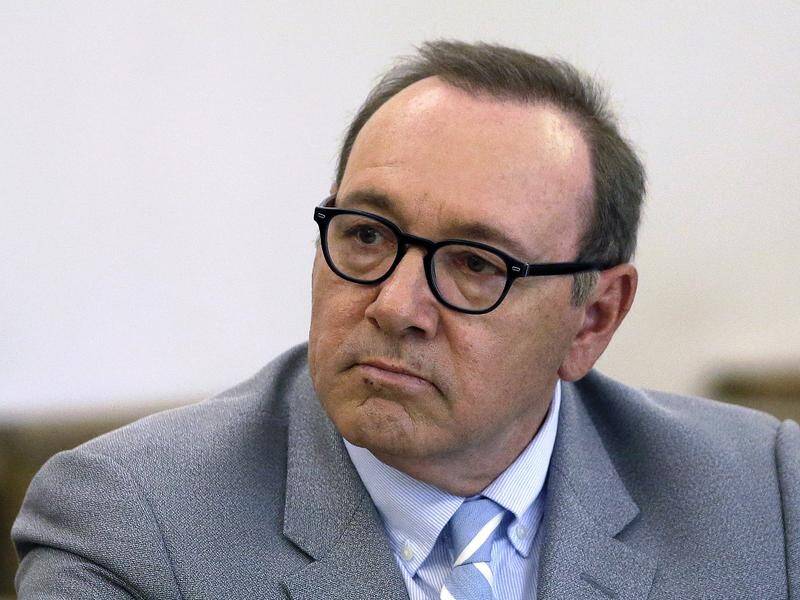 Kevin Spacey is accused of groping the teenage son of a former Boston TV anchor in a bar.