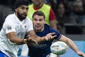 French great Antoine Dupont (right) in his first taste of sevens action against Samoa in Vancouver. (AP PHOTO)