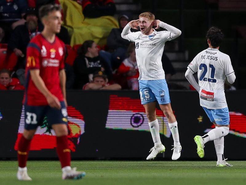 Sydney FC go into the derby with the Wanderers off the back of a 5-1 thumping of Adelaide. (Matt Turner/AAP PHOTOS)