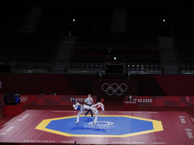 Olympic taekwondo has started with Australian Safwan Khalil among first-round losers.