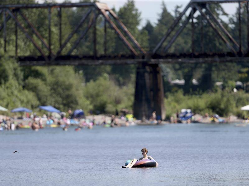 A heatwave gripping the US Pacific Northwest region has broken an all-time heat record in Oregon.