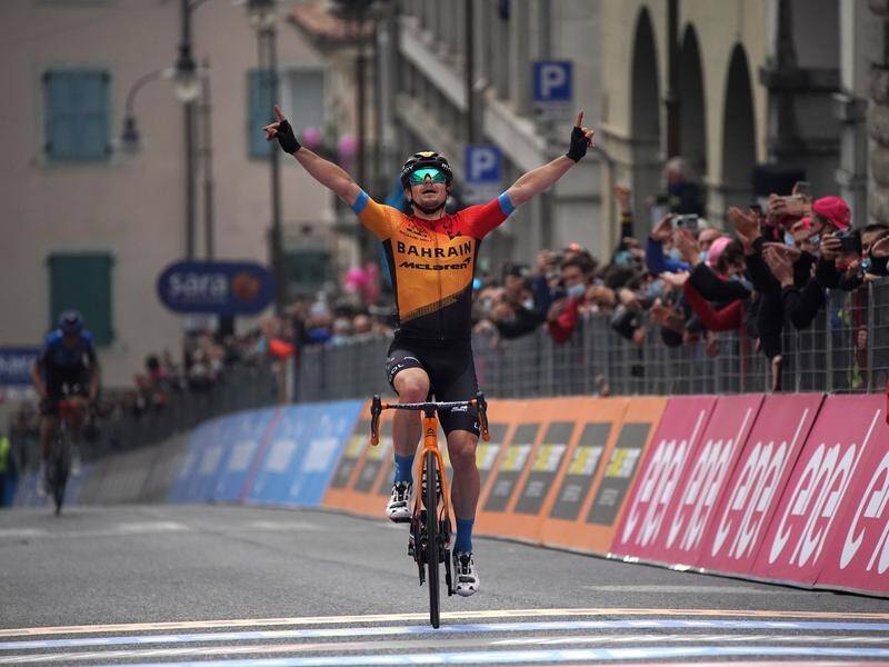Jan Tratnik edged past Ben O'Connor in a two-man finish to win the 16th stage of the Giro d'Italia.