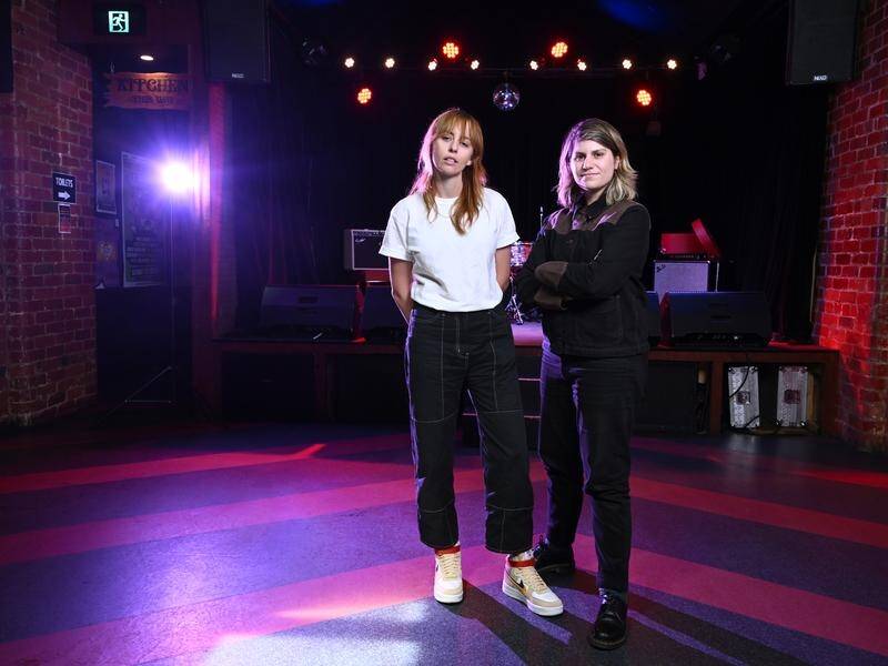 Sophie Payten AKA Gordi (left) and Alex Lahey are on a mission to revitalise the live music scene. (Joel Carrett/AAP PHOTOS)