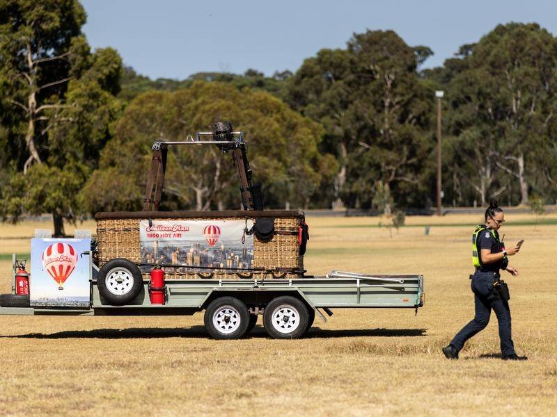 A man has fallen to his death from a hot-air balloon as it passed over a Melbourne suburb. (Diego Fedele/AAP PHOTOS)