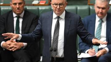 Prime Minister Anthony Albanese says Australia needs to prepare now to reach net zero emissions. (Lukas Coch/AAP PHOTOS)